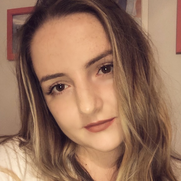 Meet your Posher, Heather - Picture 1 of 1